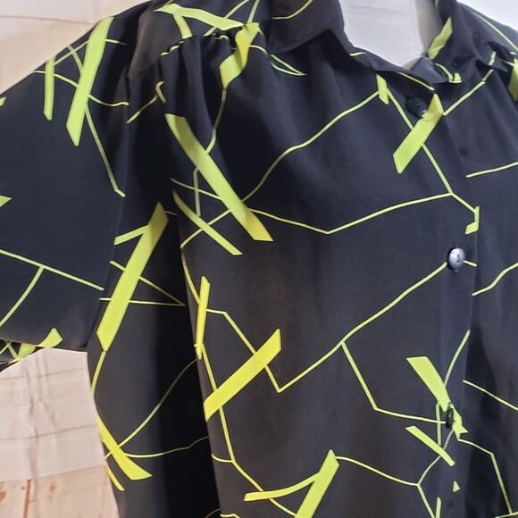 A Personal Touch Black with Chartreuse Printed Button Blouse womens 1X Comfy - Picture 3 of 8